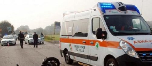 Scontro fatale tra auto e moto a Santa Francesca: perde la vita un diciottenne.