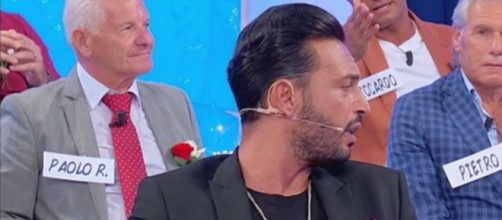 Armando Incarnato criticato sui social dopo l'addio a Uomini e Donne.