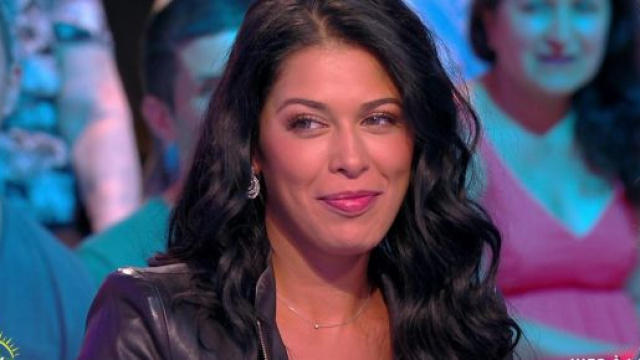 Ayem Nour rejoint l'équipe de TPMP en tant que chroniqueuse. Credit: Capture d'écran/C8