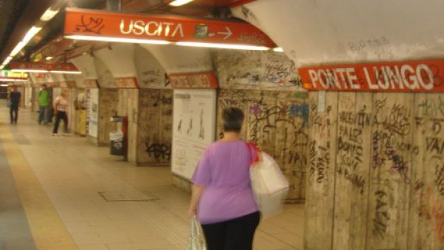 Roma, 15enne si getta sotto la metro: l'ultimo messaggio di Alice alle amiche