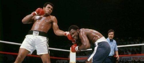 Muhammad Ali vs Joe Frazier nel drammatico combattimento dell'1 ottobre 1975.