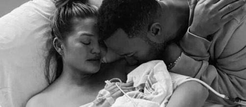 O bebê do cantor John Legend morreu após o parto. (Arquivo Blasting News)