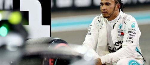 Lewis Hamilton recebeu capacete de Schumacher. (Arquivo Blasting News)