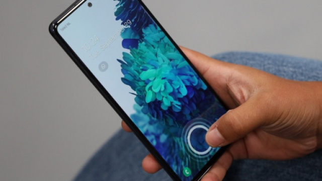 Galaxy S20 FE, problemi di reattività per il touchscreen dello smartphone Samsung.