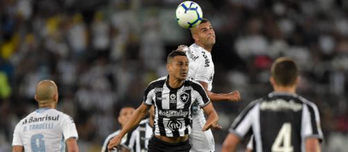 Grêmio e Botafogo se enfrentarão pela 16ª rodada do Campeonato Brasileiro. (Arquivo Blasting News)