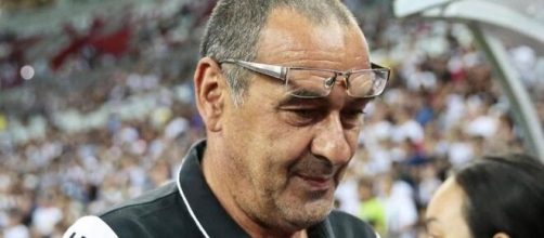 Maurizio Sarri potrebbe diventare nuovo tecnico della Fiorentina.