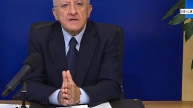 Vincenzo De Luca, nella consueta diretta facebook del venerdì dedicata al covid-19.