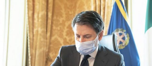 Giuseppe Conte si prepara a firmare un nuovo Dpcm.