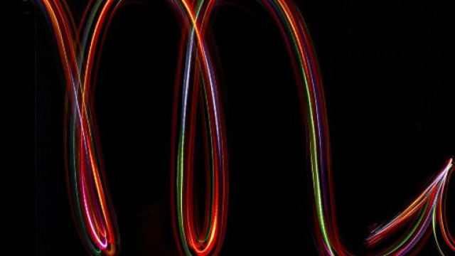 Oroscopo novembre, Scorpione: crisi di coppia, opportunità eccellenti sul lavoro.