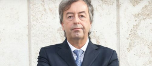 Roberto Burioni ha raccomandato di continuare a seguire le norme di prevenzione per contrastare la diffusione del coronavirus.