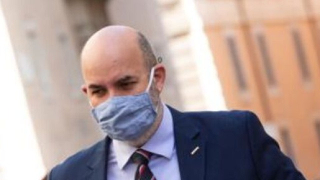 Vito Crimi, capo politico del M5s, annuncia l'inizio degli Stati Generali.