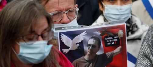 La decapitación de Samuel Paty provoca manifestaciones de repulsa en Francia