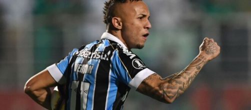 Everton Cebolinha se tornou uma das grandes vendas da Era Bolzan no Grêmio. (Arquivo Blasting News)