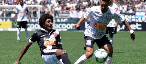 Vasco e Corinthians precisam vencer no Brasileirão para sair da crise. (Arquivo Blasting News)