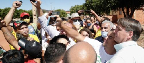 Bolsonaro com apoiadores durante visita a São Raimundo Nonato (PI) (Divulgação/Presidência)
