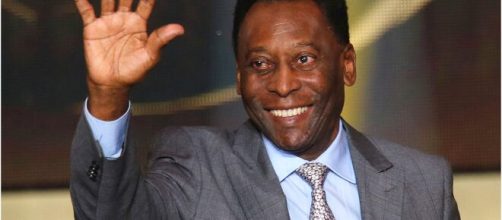 Maior jogador de futebol de todos os tempos, o Pelé completa 80 anos de existência, e famosos homenagearam o rei. (Arquivo Blasting News)