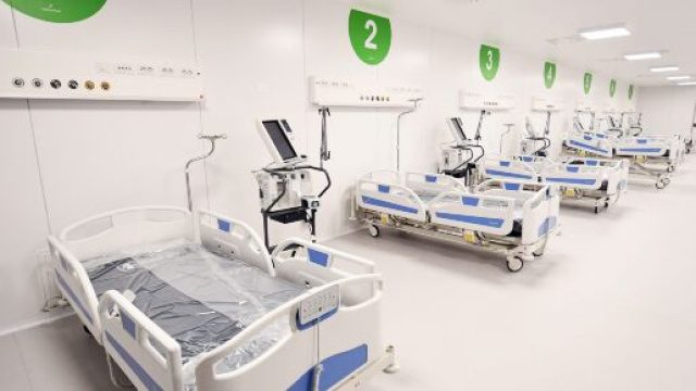 Coronavirus, Milano oltre 150 pazienti in terapia intensiva, riapre ospedale in Fiera