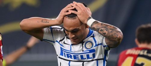Genoa-Inter: Lautaro Martinez furioso dopo la sostituzione.