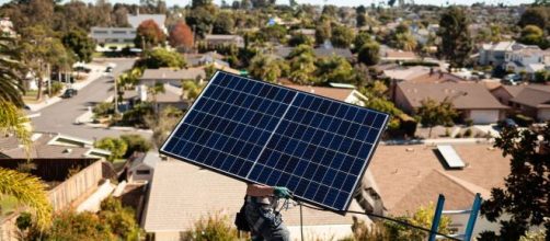 South Australia shores up power supply with solar energy. [Image source/7NEWS Australia YouTube video]