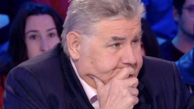 Masque obligatoire, Pierre Ménès menace de quitter le CFC - bmykey.com