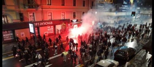 Coronavirus, proteste contro il nuovo dpcm: scontri a Milano e Torino