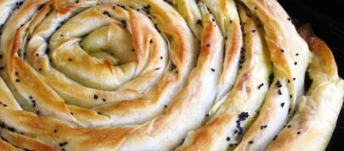 5 modi per realizzare il burek: tipico della cucina turca e albanese.