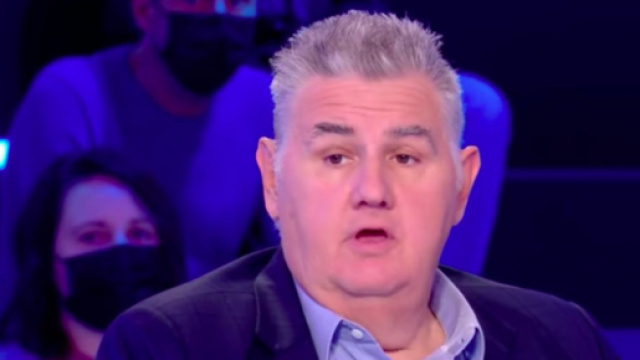 Pierre M&eacute;n&egrave;s se livre dans un live Instagram et r&egrave;gle ses comptes - Photo capture d'&eacute;cran Vid&eacute;o Facebook CFC