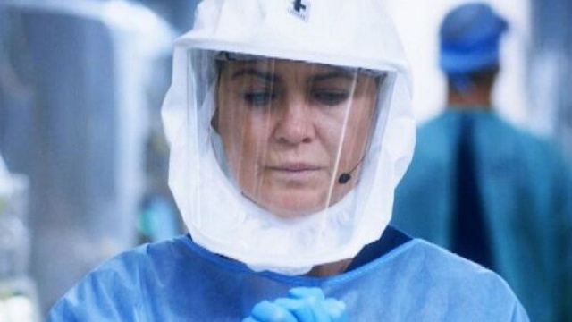 Anticipazioni Grey's Anatomy 17x01: Meredith Grey affronta le conseguenze della pandemia.