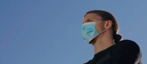 Ibrahimovic fait de la prévention contre le Covid-19 - Photo capture d'écran video