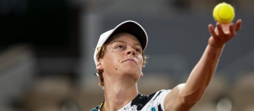 Jannik Sinner batte Zverev e si qualifica per i quarti di finale del Roland Garros.