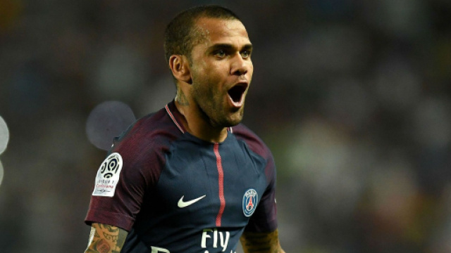 FranceFootball dévoile ses 10 meilleurs arrières droits de l'histoire et se fait détruire
