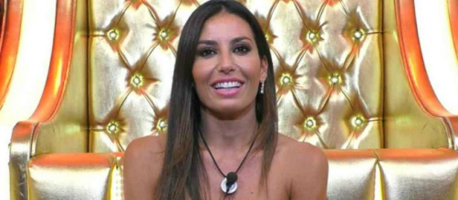 GF Vip, Elisabetta avrebbe avuto un flirt con Mr Rain: la dedica aerea sarebbe da parte del rapper.