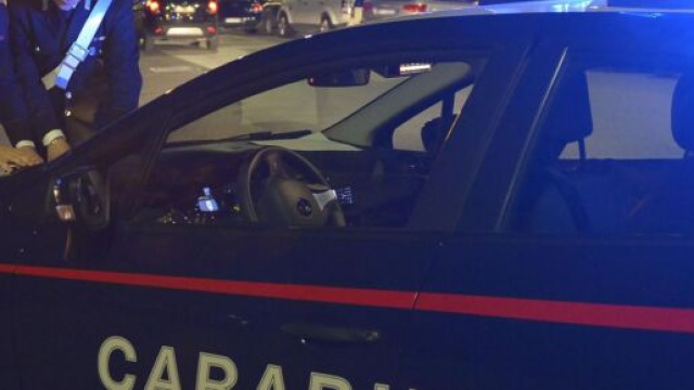 Ardea, 31enne uccide compagno della madre con un cacciavite: arrestato