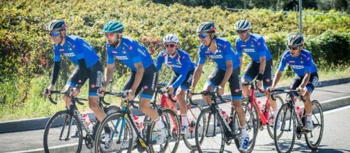 Gli atleti italiani con la maglia azzurra.