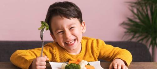 Hábitos saudáveis na infância estimulam crianças a se tornarem adultos saudáveis. (Arquivo Blasting News)