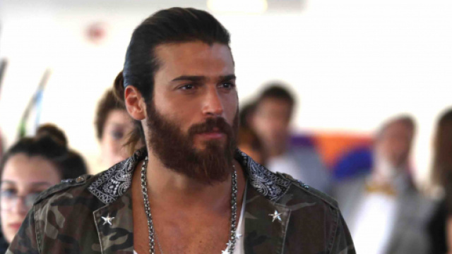 Can Yaman a Verissimo: 'Mi piacerebbe avere una relazione, sono aperto a tutto'.