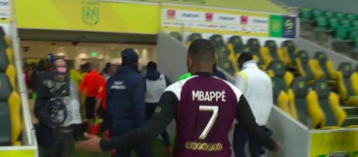 Kylian Mbappé s'en prend violemment à l'arbitrage - Photo capture d'écran Compte Twitter Canal Football Club
