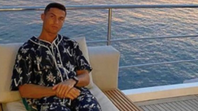 Cristiano Ronaldo dort 6 fois 90 minutes par jour