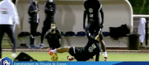 Olivier Giroud moqué pour ses prestations en équipe de France (source : Capture Twitter équipe de France)