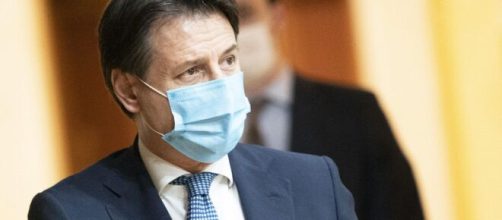 Coronavirus, lockdown leggero in tutta Italia, Boccia: 'Entro novembre tutto in sicurezza'.