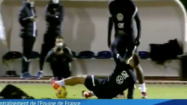 Olivier Giroud moqué pour ses prestations en équipe de France (source : Capture Twitter équipe de France)