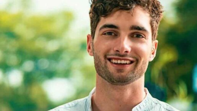 Un posto al sole, anticipazionei al 27/11: Niko sarà stressato dal suo lavoro.