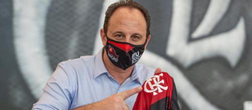 O treinador Rogério Ceni terá mais problemas para o Flamengo na Copa do Brasil. (Arquivo Blasting News)