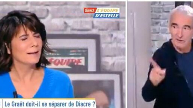 Raymond Domenech insulte les bleues de 'connes', Estelle Denis choquée. Source: Montage Photo