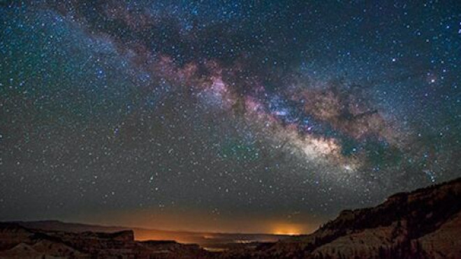 Oroscopo e previsioni zodiacali del 18 novembre: nostalgia per Ariete, Scorpione creativo