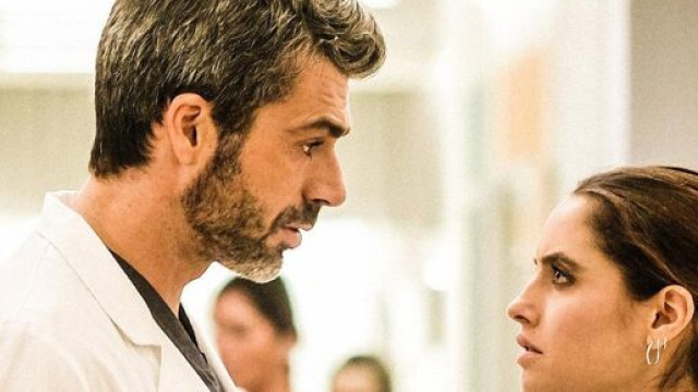 Nell'immagine Luca Argentero e Matilde Gioli nella fiction Doc-Nelle Tue Mani.