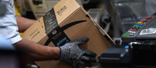 Amazon cerca magazzinieri per i centri di distribuzione.