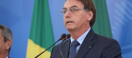 Bolsonaro afirma que índios trocam madeira por itens pessoais. (Arquivo Blasting News)