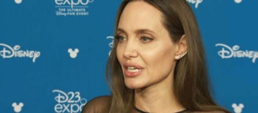 Angelina Jolie e seu ex-marido Brad Pitt são ateus. (Arquivo Blasting News)
