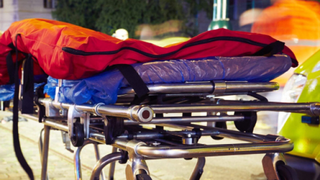 Calabria, il maltempo provoca il decesso di un uomo colpito da un comignolo.